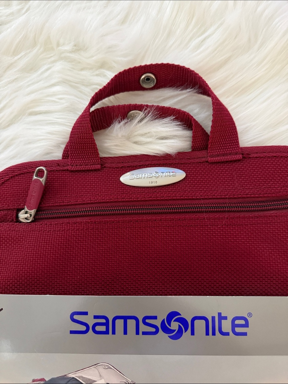 Samsonite Toiletry Cosmetic Case Bag Burgundy NWT - Picture 4 of 4
